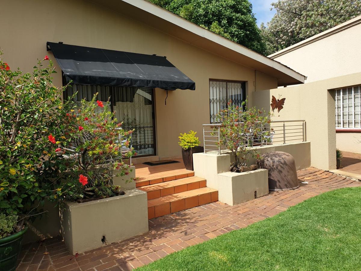 125 On Van Buuren Road Guest House Johannesburg Esterno foto