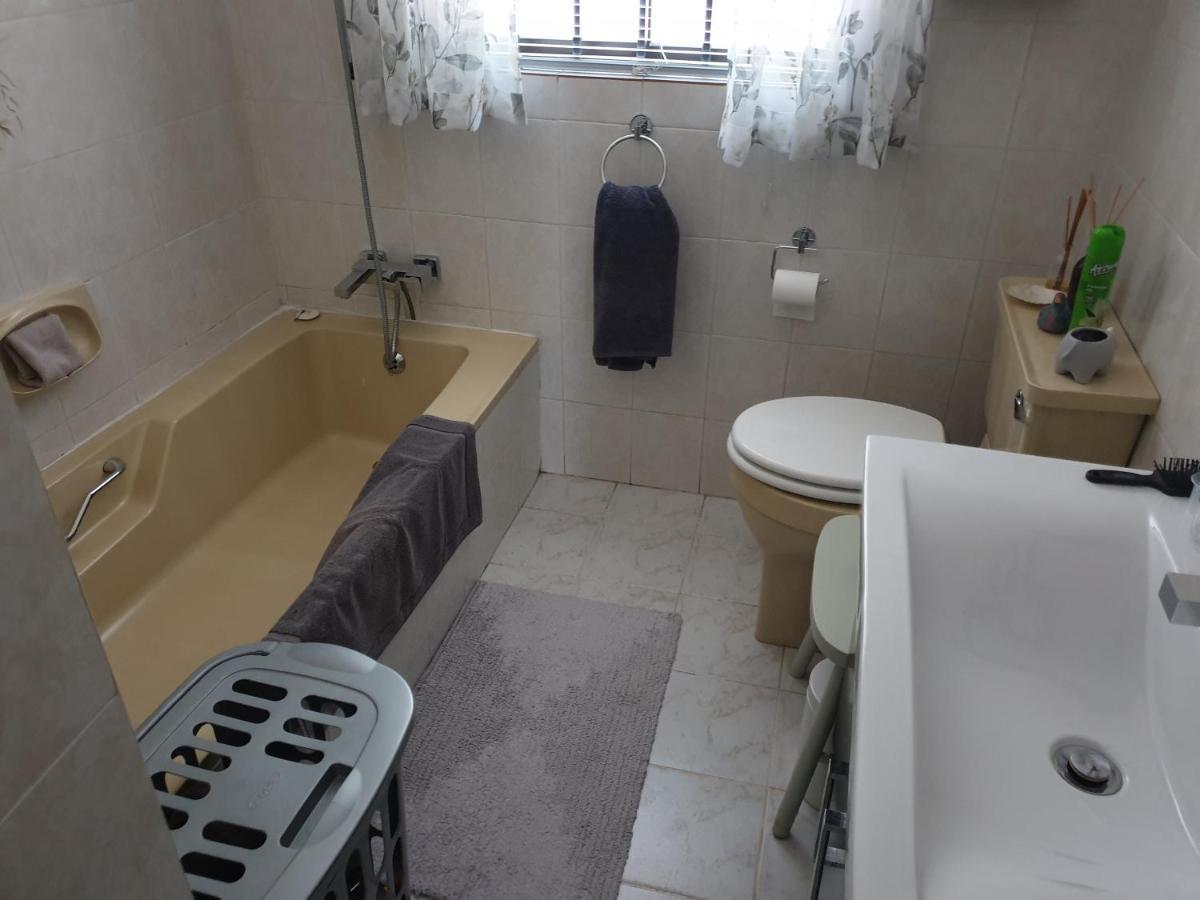 125 On Van Buuren Road Guest House Johannesburg Esterno foto