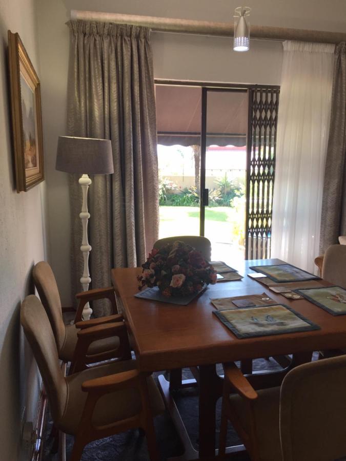 125 On Van Buuren Road Guest House Johannesburg Esterno foto