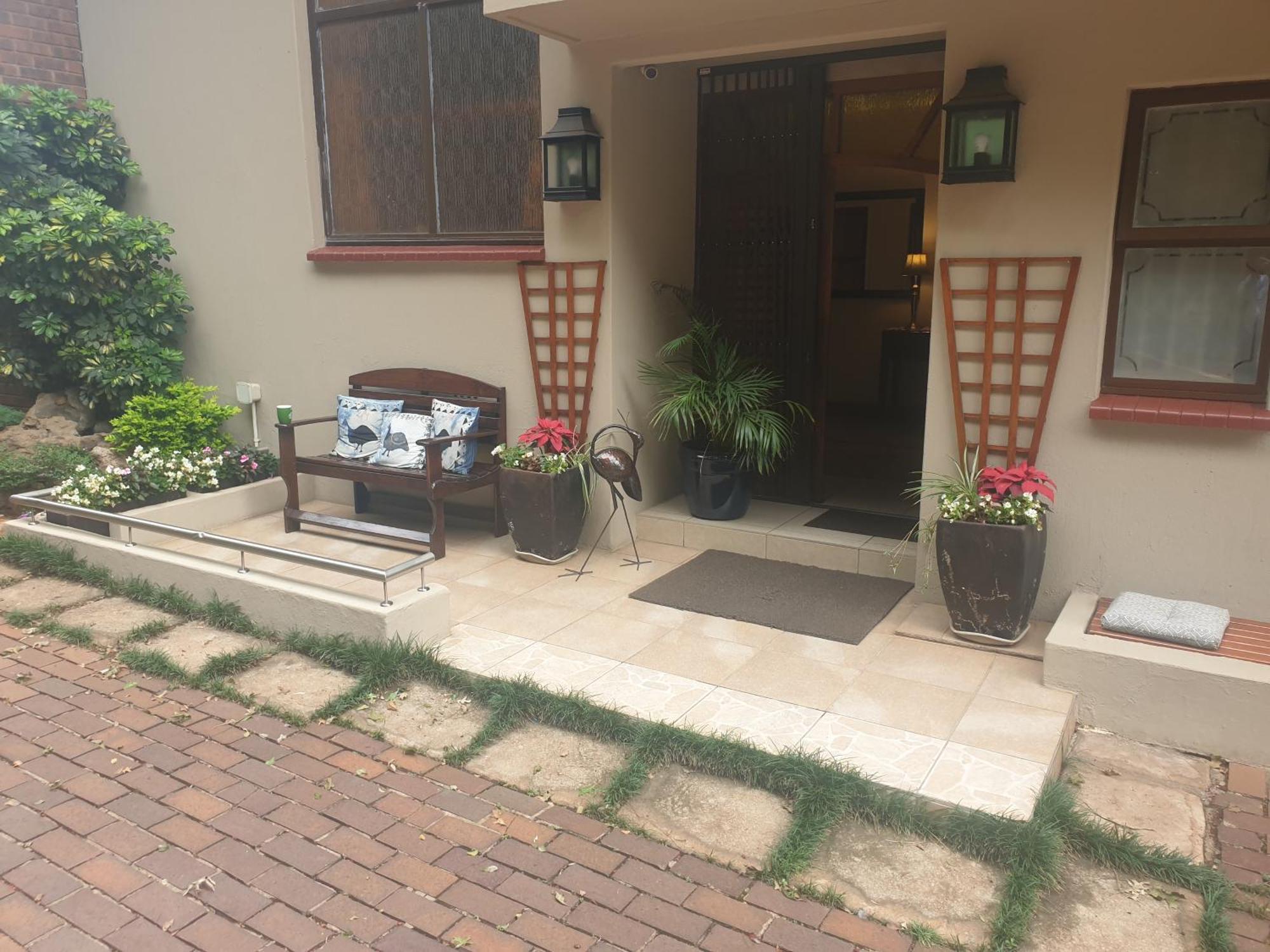 125 On Van Buuren Road Guest House Johannesburg Esterno foto