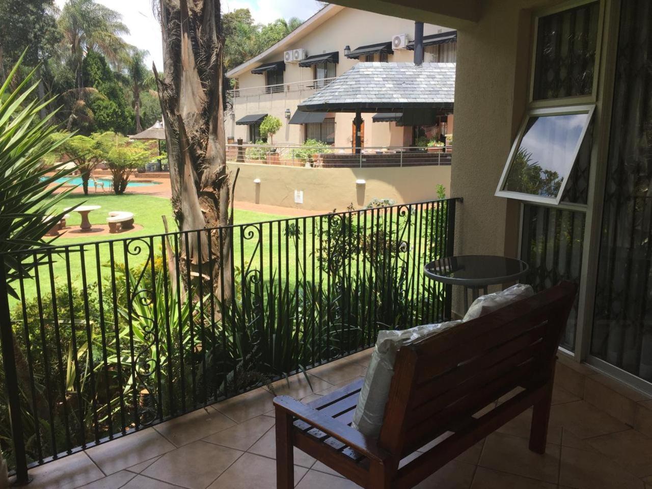 125 On Van Buuren Road Guest House Johannesburg Esterno foto