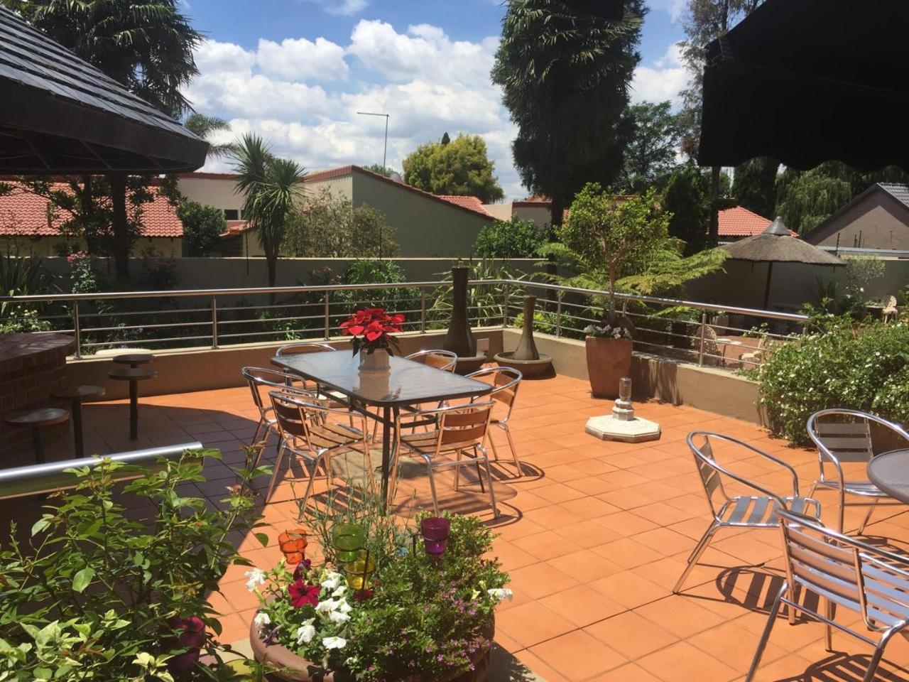 125 On Van Buuren Road Guest House Johannesburg Esterno foto